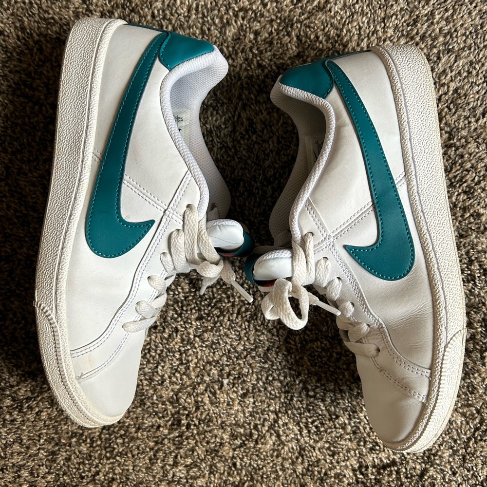 Woman’s Nike Court Royale Shoes - Picture 4 of 7